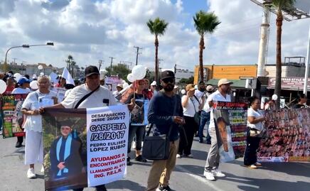 Colectivo de desaparecidos se manifiesta durante desfile de la Revolución Mexicana en Reynosa