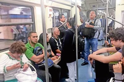 Vagoneros toman convoyes del Metro cuando los policías se bajan