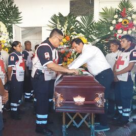 “Sólo queremos salvar vidas, no estamos armados”: paramédicos