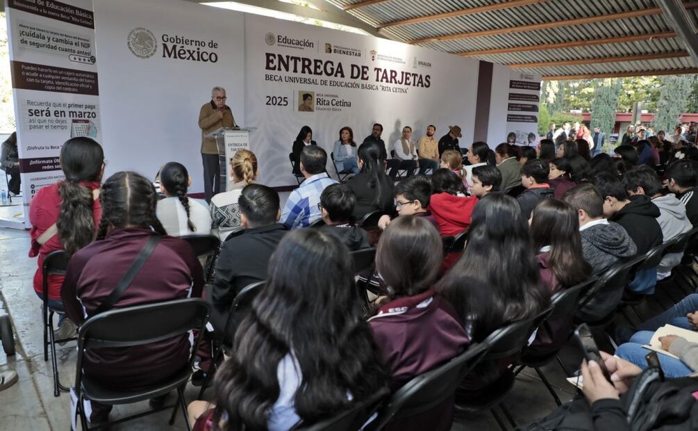 La Beca Rita Cetina para estudiantes en Sinaloa está en la Constitución, es un derecho garantizado: Rubén Rocha Moya. Foto: Especial