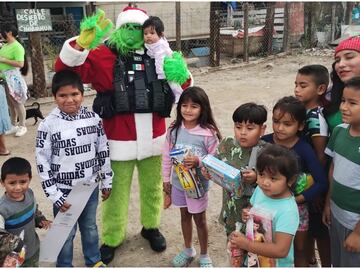 Navidad en Tamaulipas: elementos de la Guardia Estatal regalan juguetes y dulces; más de 500 niños felices