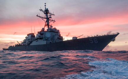 Choca buque destructor de EU con barco petrolero