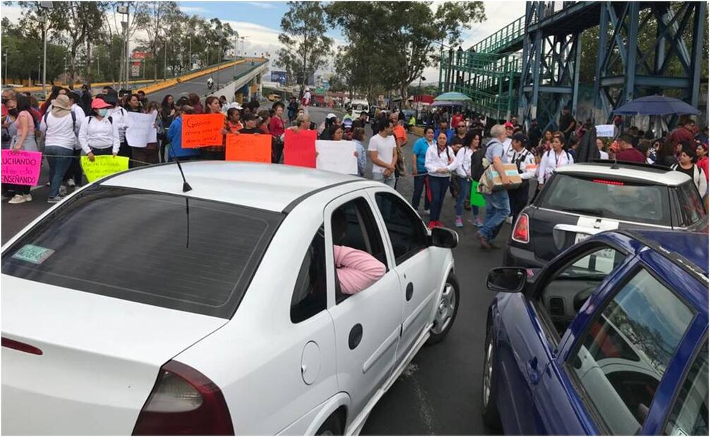 Maestros bloquean vialidades del Edomex. Foto: Francisco Rodríguez/ EL UNIVERSAL