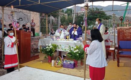 A nueve días de la tragedia, ofician misa en memoria de los 56 migrantes fallecidos en Chiapas 