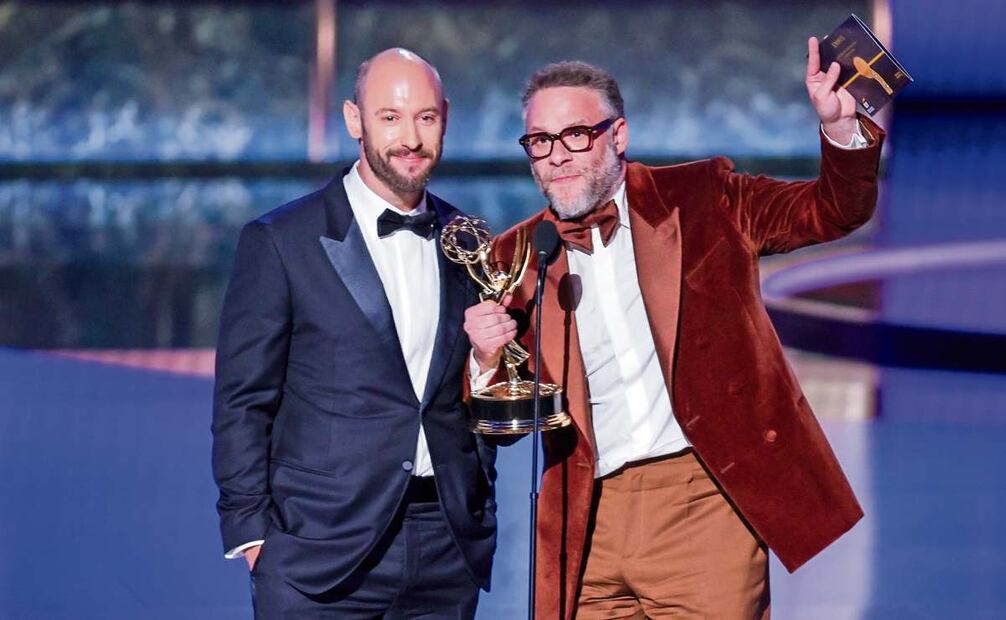 Seth Rogen y Evan Goldberg, por The Studio. El equipo de Adolescence subió por su galardón. Foto: AFP, AP y EFE