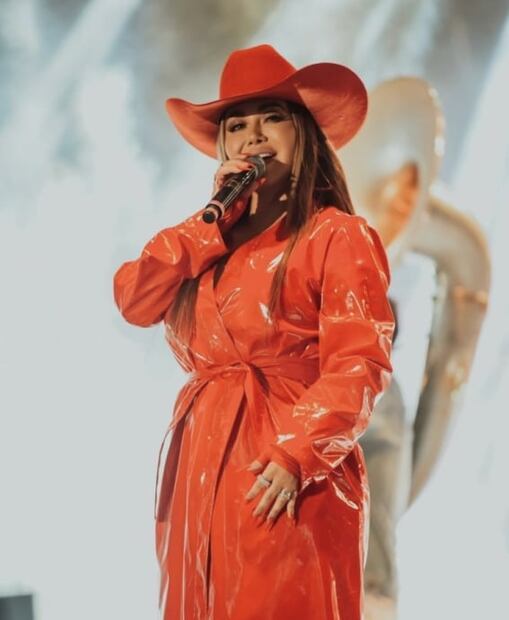 Chiquis, hija de Jenni Rivera, luce la tendencia “sin ropa interior”