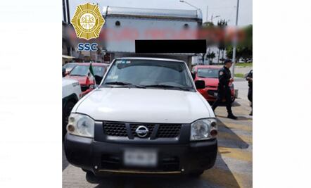 Recuperan camioneta robada que transportaba pruebas Covid en CDMX; hay tres detenidos