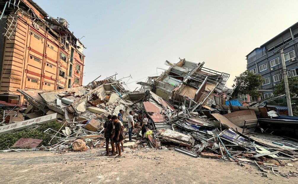 El terremoto causó la muerte de más de 20 personas en Myanmar y Tailandia el 28 de marzo, derribando edificio en Bangkok. Foto: AFP