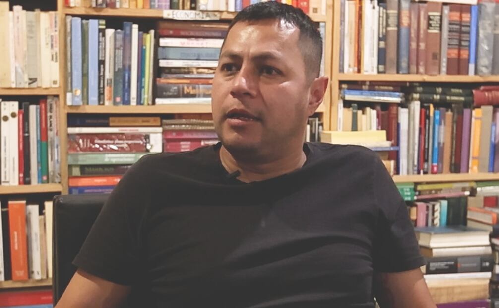 Pablo Álvarez, encargado de la librería El Gato Literato. Foto: Iván Chávez / EL UNIVERSAL