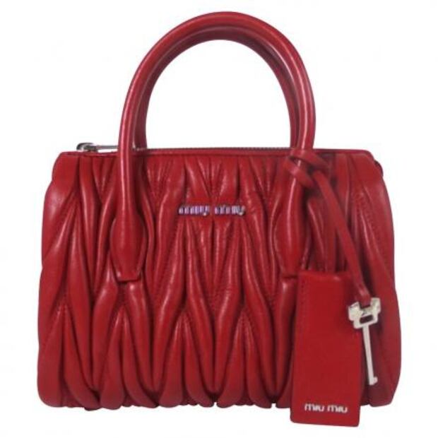 ¿Cuánto cuesta la bolsa Miu Miu de Danna Paola?