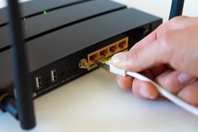 Para qué sirve la entrada USB que está en el router