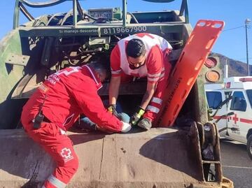 Indigente queda prensado en carro recolector de basura en Guaymas, Sonora