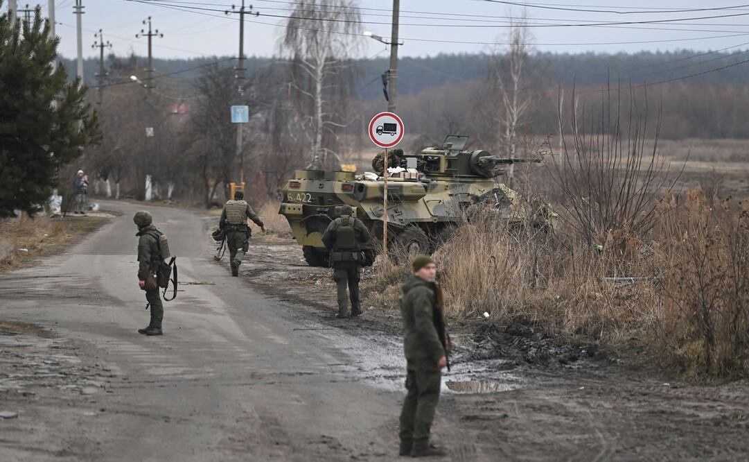 Según un consejero del ministerio de Interior ucraniano, las "tropas de los ocupantes entraron desde Bielorrusia. Foto: AFP 