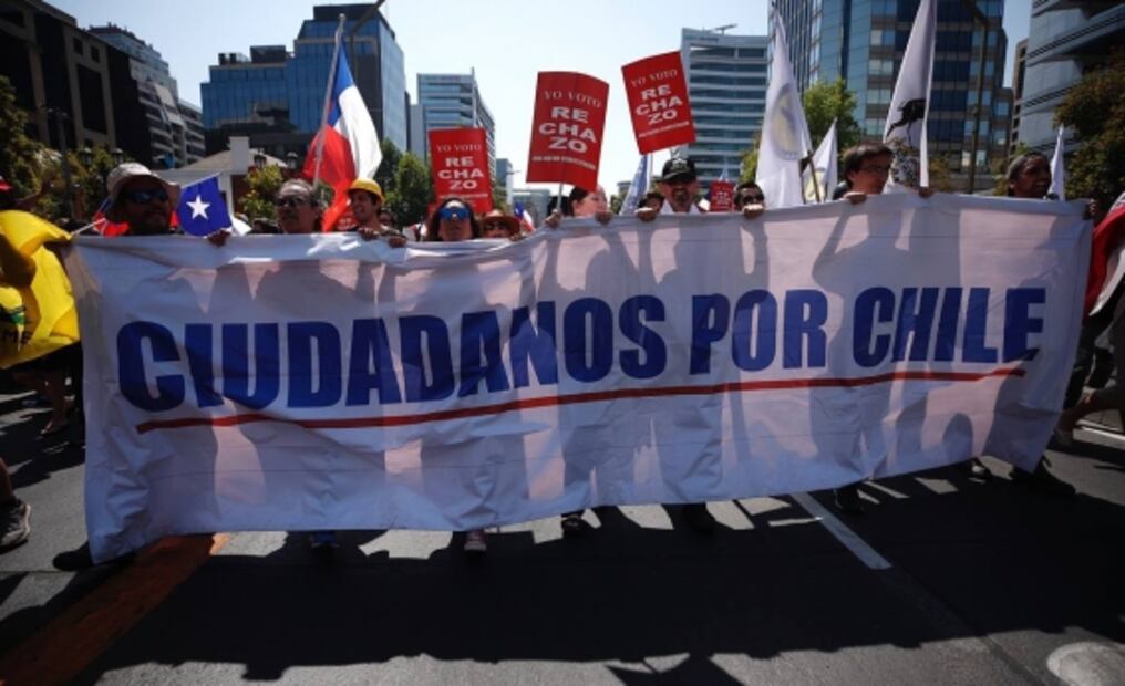 Nuevas protestas en Chile; a favor y en contra de una nueva Constitución 