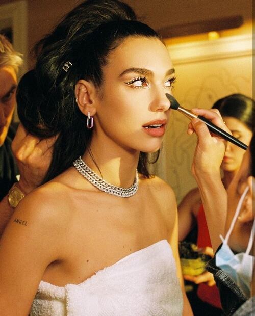 Dua Lipa tiene el delineado estilo Euphoria que vas a amar 