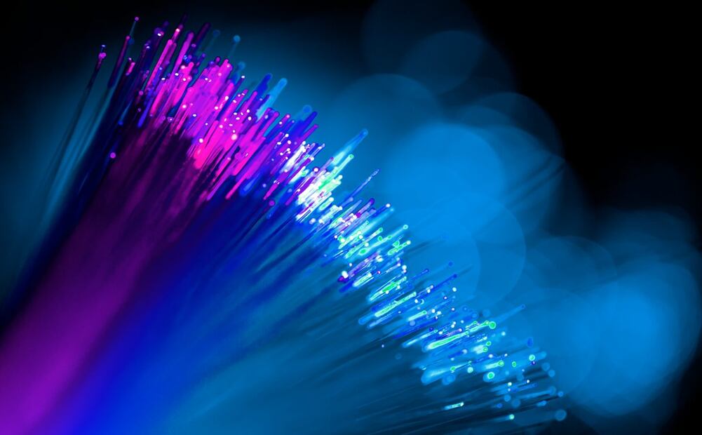¿Qué es un petabit, la unidad con la que Japón rompió récords? Imagen: Freepik