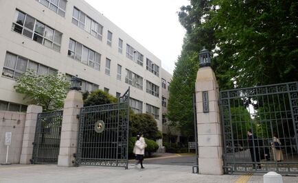 Hallan cuchillos de cocina en pupitre de príncipe japonés Hisahito