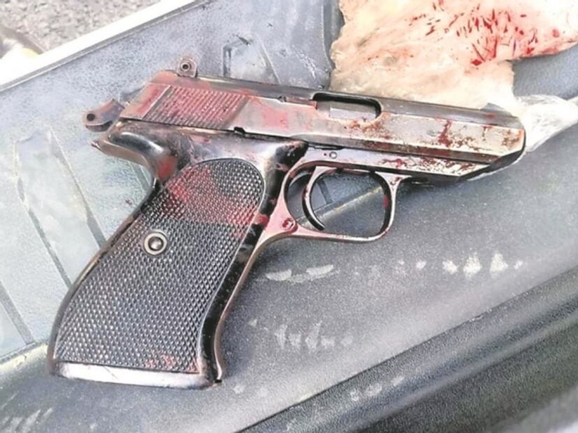 Días antes de morir Octavio Ocaña enseñaba al hijo de su pareja a andar en patines en la Alameda