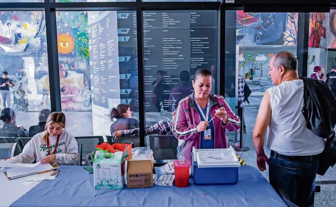 La meta de las autoridades sanitarias de Jalisco es aplicar 2 millones de vacunas, contando las 666 mil que se pusieron durante todo 2025. Foto: Miguel García / EL UNIVERSAL