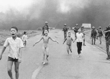 AP: No hay evidencia definitiva para cambiar autoría de foto “La niña de Napalm”