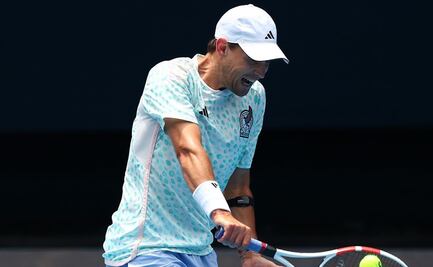 El tenista Dominic Thiem entrena con la playera de la Selección Mexicana previo al Australian Open