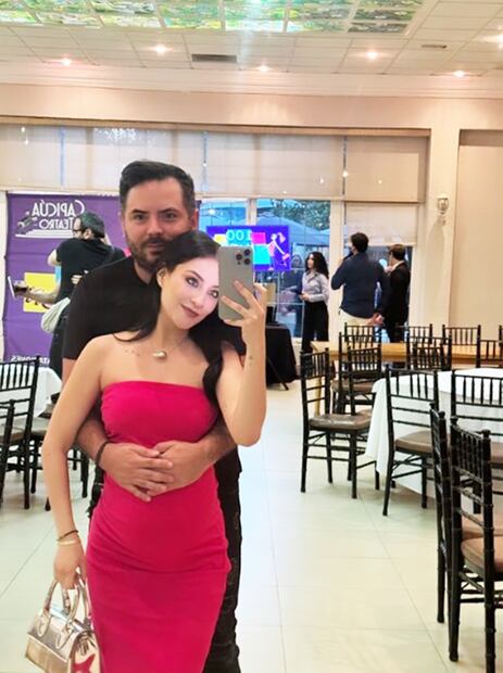 José Eduardo Derbez y Paola Dalay en el babyshower de su hija Tessa.
Foto: Instagram