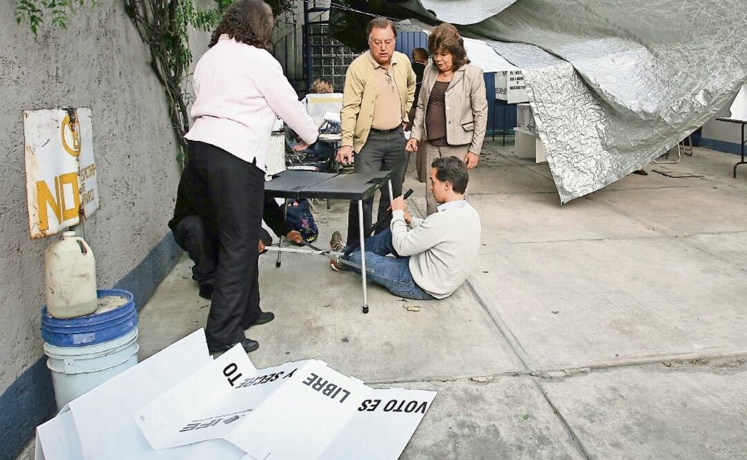 El INE sortea y capacita a los funcionarios de casilla; en esta jornada más de 2 millones de personas pasaron la primera etapa. (ARCHIVO EL UNIVERSAL)