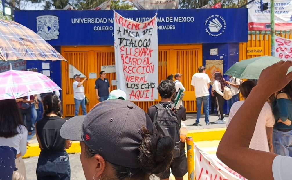 Estudiantes piden la liberación inmediata del CCH Naucalpan. Foto: Rebeca Jiménez / EL UNIVERSAL