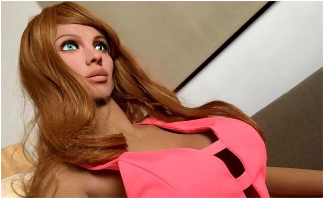 Es capaz de procesar respuestas familiares y cariñosas de acuerdo a la opción que elijas; familiar, romántica o sexual