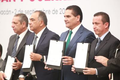 Silvano y Astudillo mandan carta a AMLO en pro del puerto Lázaro Cárdenas