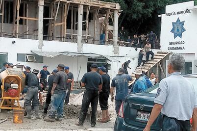 Usan como albañiles a policías de Naucalpan
