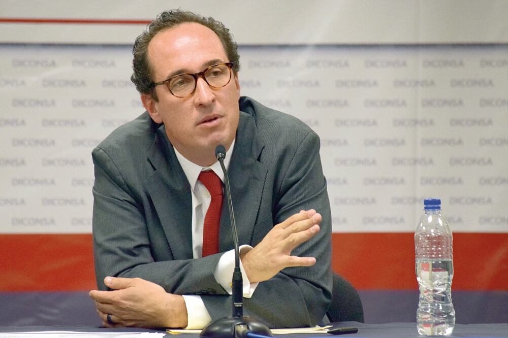 Juan Manuel Valle, director de Diconsa, explicó que el robo de mercancía de sus unidades ha impactado a la empresa (JACQUELINE SILVA. EL UNIVERSAL)