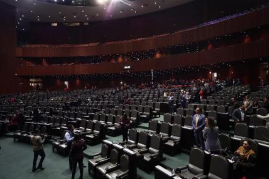 Ante falta de diputados, pide Muñoz Ledo que tomen foto para el archivo
