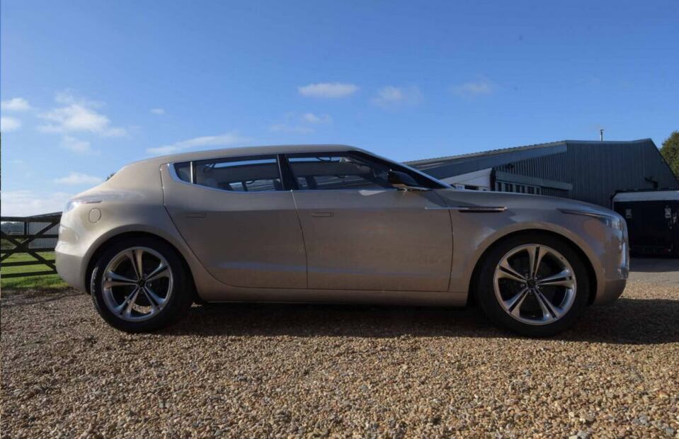 El concepto de la primer camioneta de Aston Martin será subastada.
Fotos: Collecting Cars