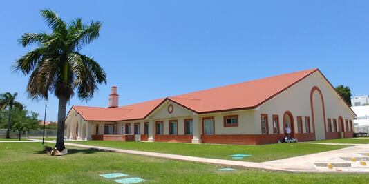 Investigan intoxicación de al menos 230 jóvenes en evento religioso en Cancún