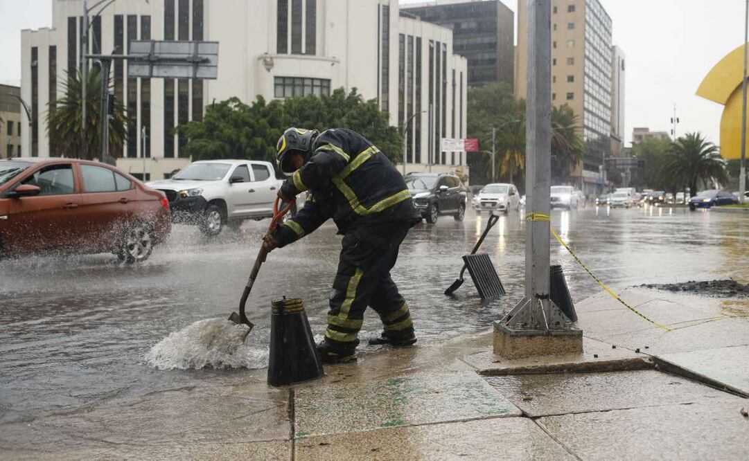 Reportan 54 encharcamientos por lluvia este domingo en la CDMX (22/06/2025). Foto: Darío Luna / EL UNIVERSAL