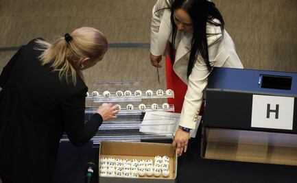 Confunden género de aspirantes en tómbola judicial; Fernández Noroña ordena repetir insaculación