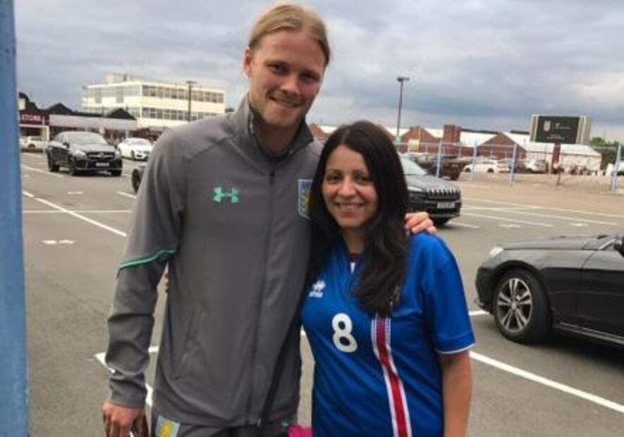 Tòlfan, más que doce apoyando a Islandia