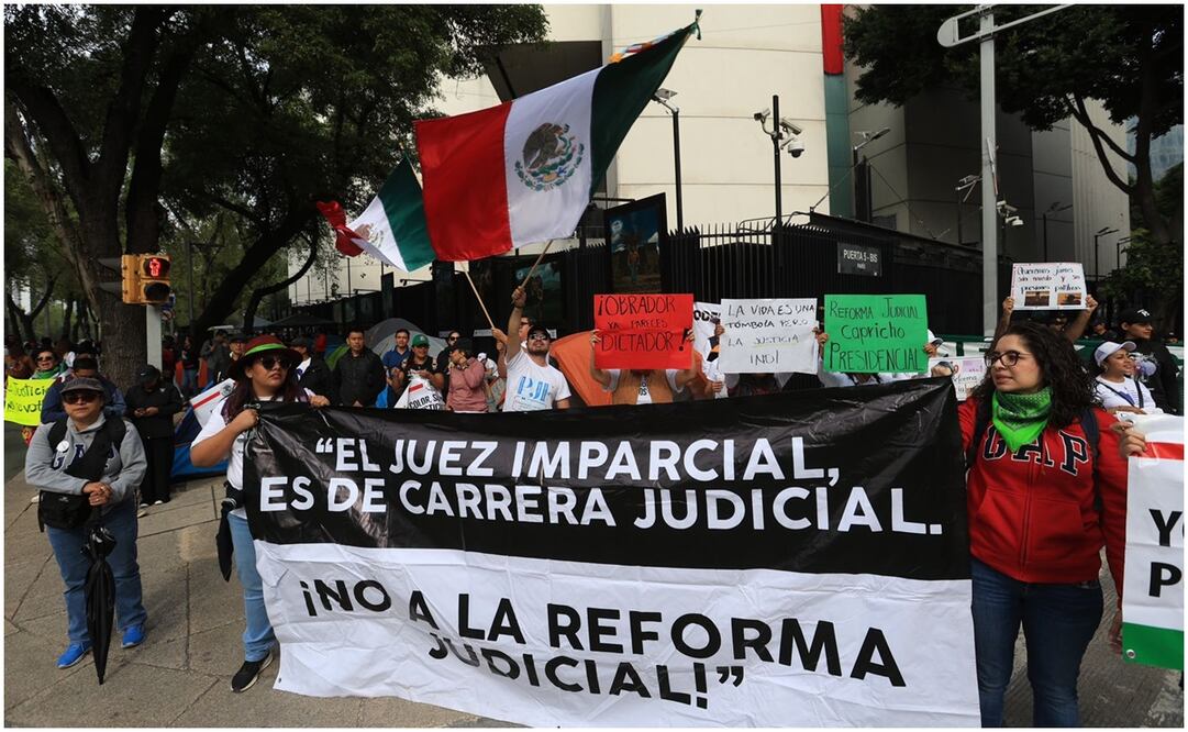 El presidente de la ABM recordó que cuando el presidente Andrés Manuel López Obrador asumió el cargo el tipo de cambio estaba en 21 pesos y después bajó a 16.30 pesos. Foto: Berenice Fregoso/EL UNIVERSAL