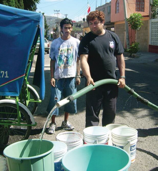 Para aminorar las afectaciones se implementará un operativo con 350 pipas en la capital, informó el Sistema de Aguas de la Ciudad de México (ARCHIVO EL UNIVERSAL)