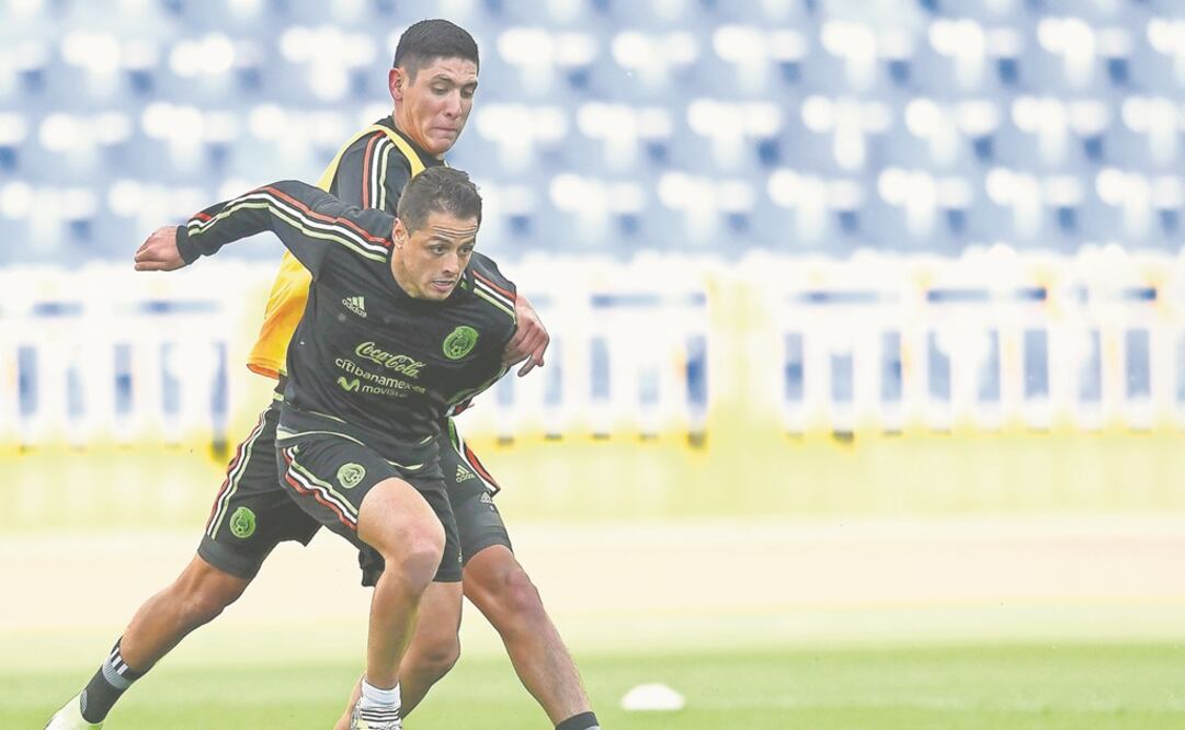 Luis Reyes y Javier Hernández, en un mano a mano de práctica. (IMAGO7)