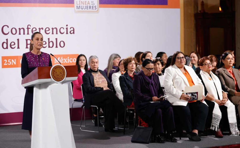 En el marco del Día Internacional de la Eliminación de la Violencia contra la Mujer, la presidenta Claudia Sheinbaum Pardo anunció que firmará un acuerdo con las gobernadoras y los gobernadoras de las 32 entidades para la homologación del abuso. Foto: Diego Simón  / EL UNIVERSAL.