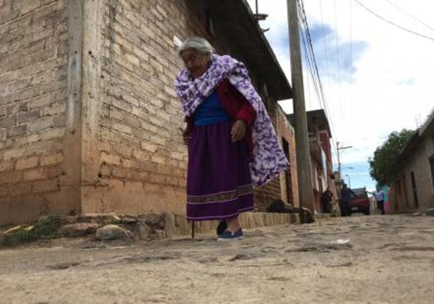 Reconocen en Michoacán a abuelita que inspiró "Coco"