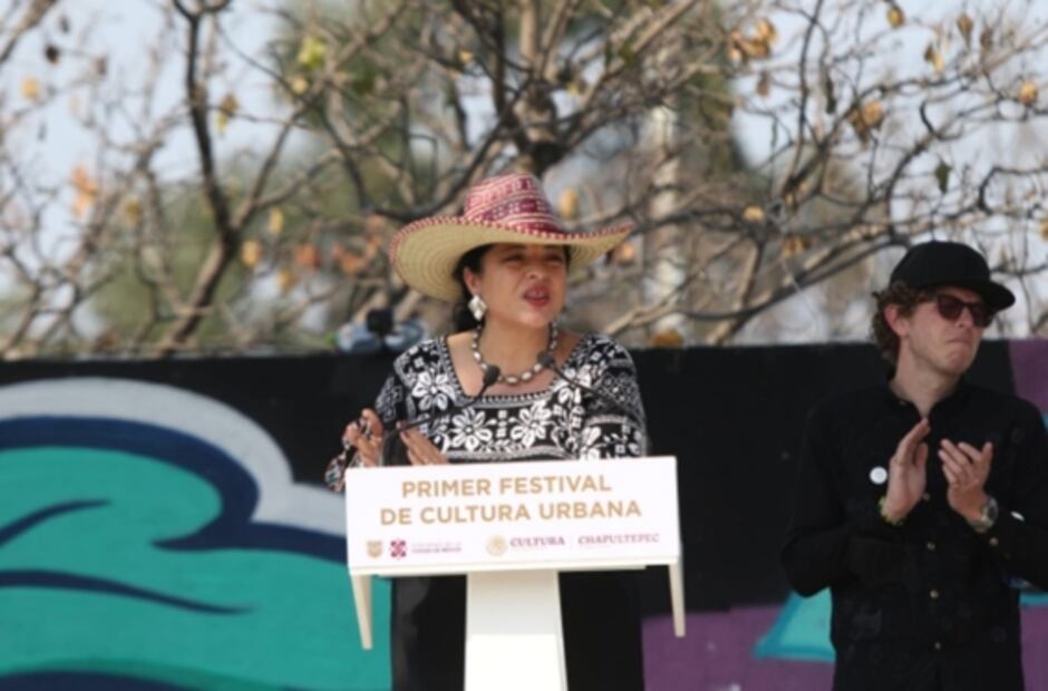 Alejandra Frausto viola la veda en Chapultepec