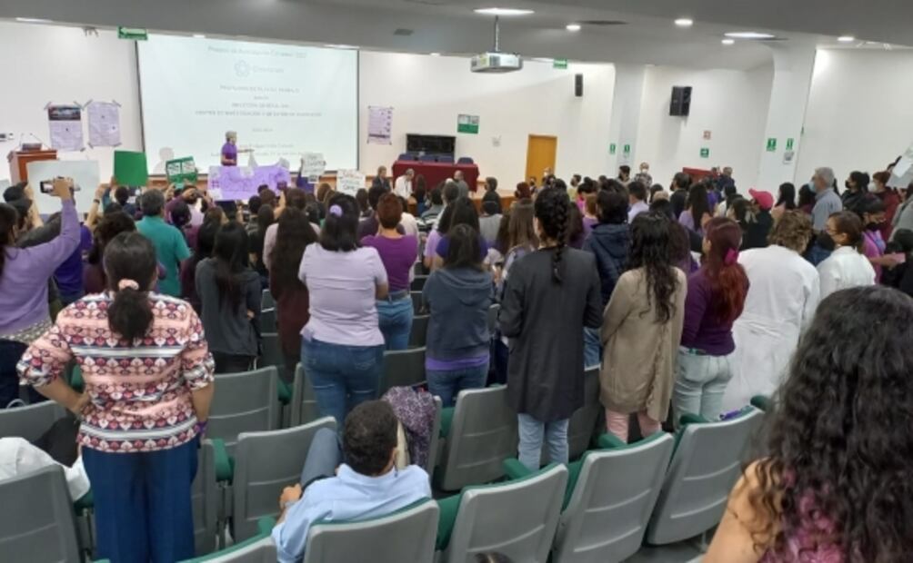 Protestan en Cinvestav por candidatura del doctor Jean-Phillipe Vielle Calzada, acusado de acoso