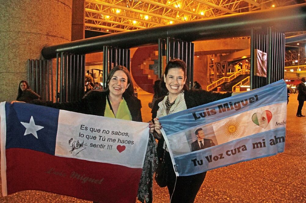 Con evidentes problemas en la voz, Luis Miguel entonó la primera canción, “Qué nivel de mujer”