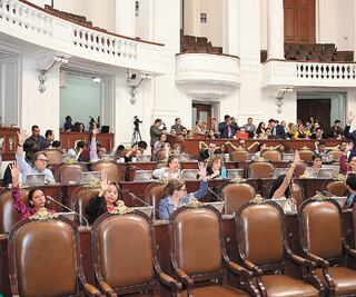 Diputados chocan por recursos para Salud