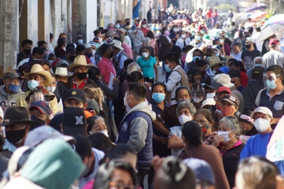 Por no tener INE de su municipio, niegan vacunas anticovid a adultos mayores de Oaxaca 