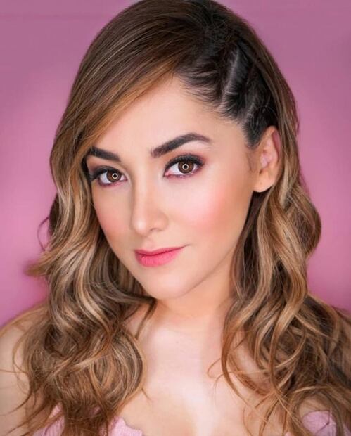Sherlyn se une a la tendencia de llevar el pelo rosa y luce increíble