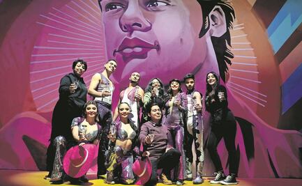 Vestuaristas y elenco brindan en Querida